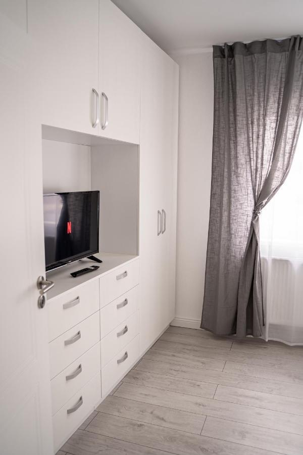 Cozy Apartment In Dumbravita Dumbravita  エクステリア 写真